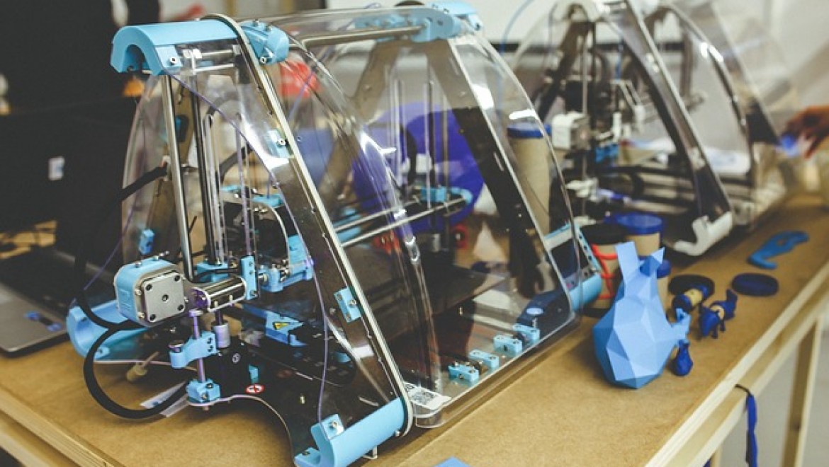 במה שונה מדפסת ultimaker 2 מאחרות?